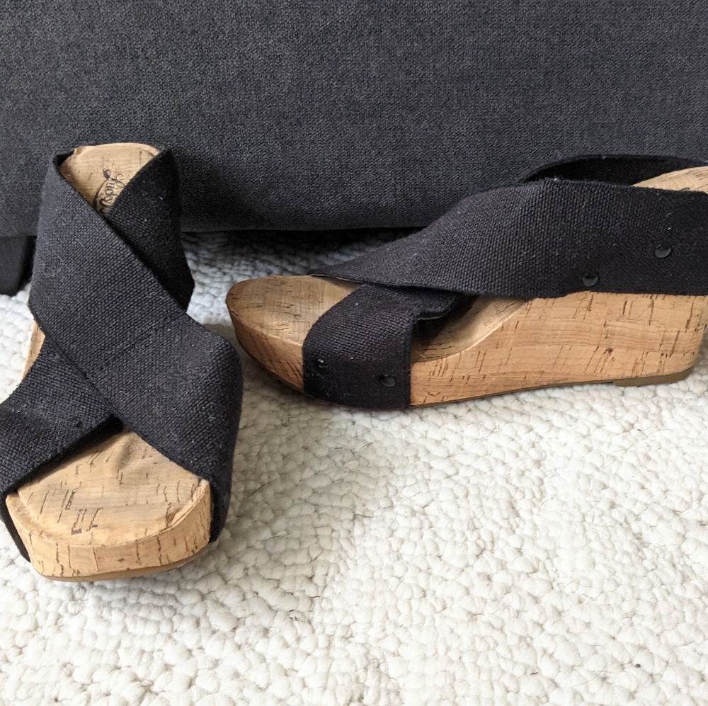 Lucky Brand strappy Wedges black sandal heels 7.5
